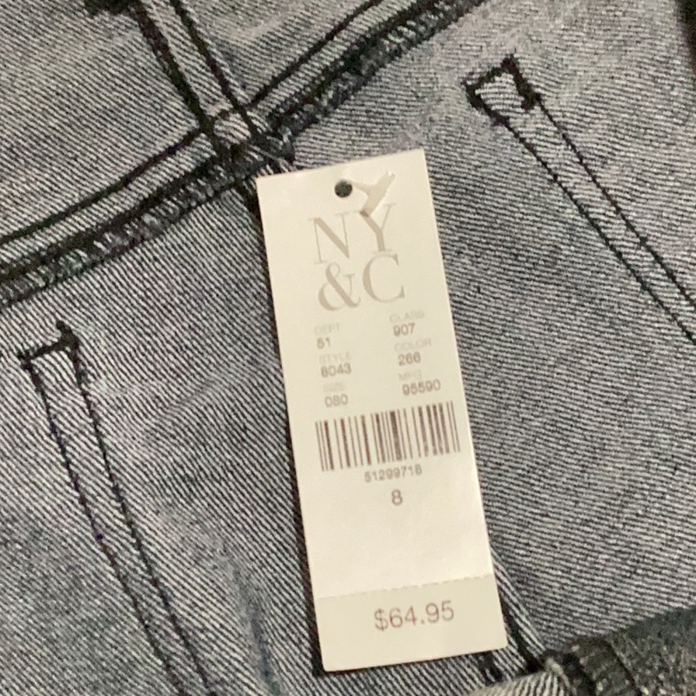 NY & Co Soho Midrise Distressed Jeans - Size 8 - Picture 11 of 12